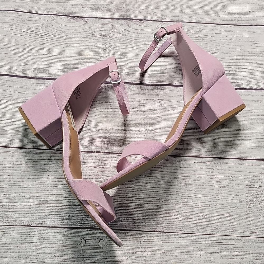 Steve Madden 9m Lavender Heels with Block Heel and Ankle Strap